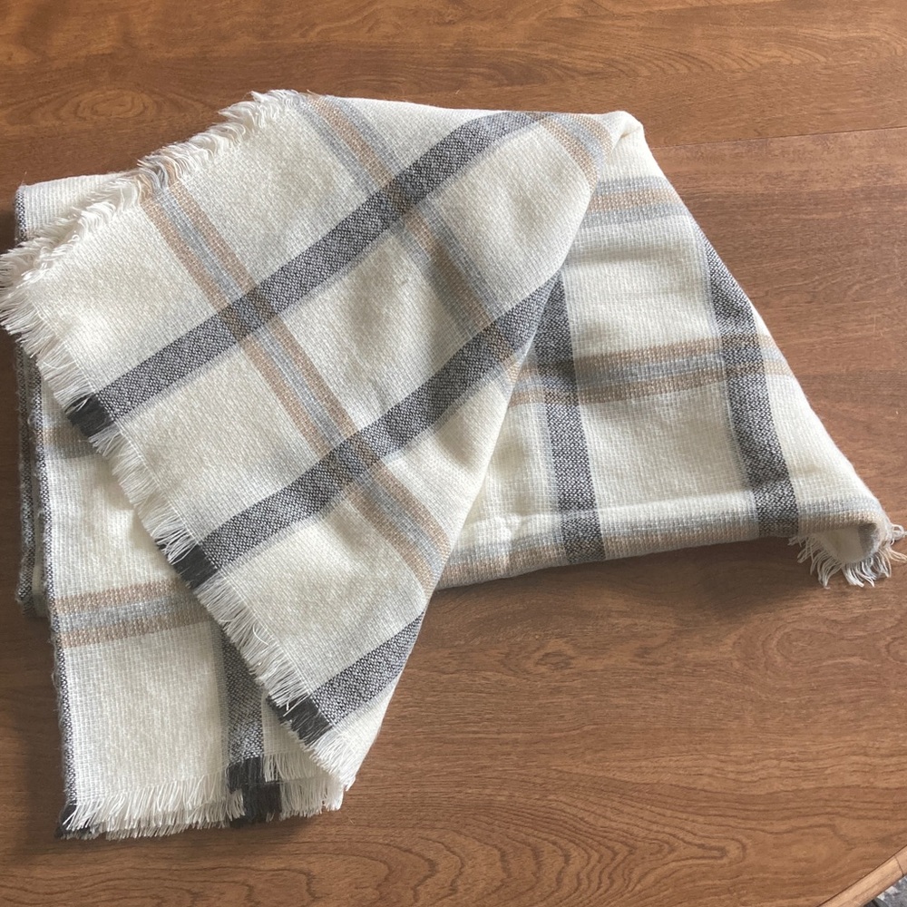 Cozy Plaid Throw Blanket in Cream, Gray & Tan